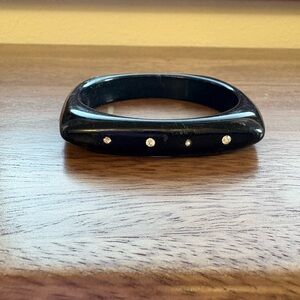 Elegant Black Bracelet with Silver Accents